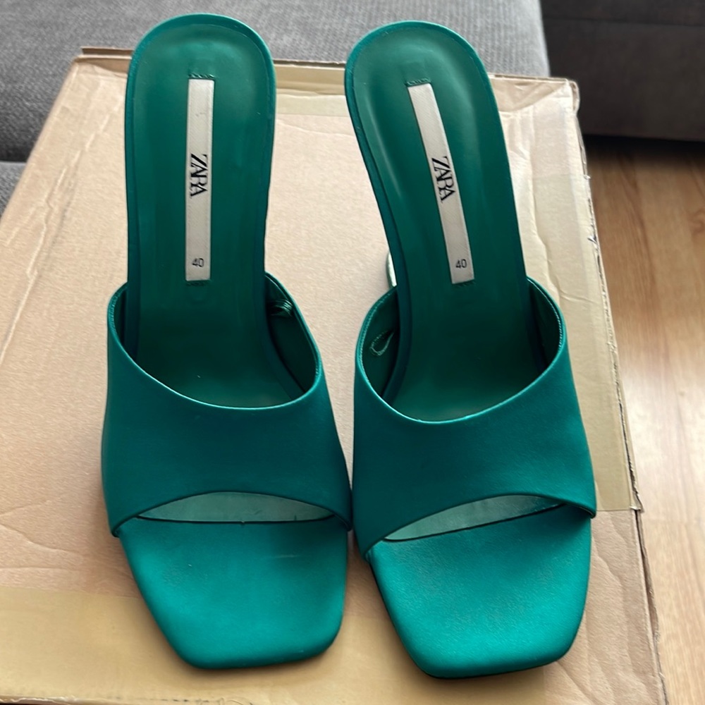Zara green heels never wore size 40 or 9